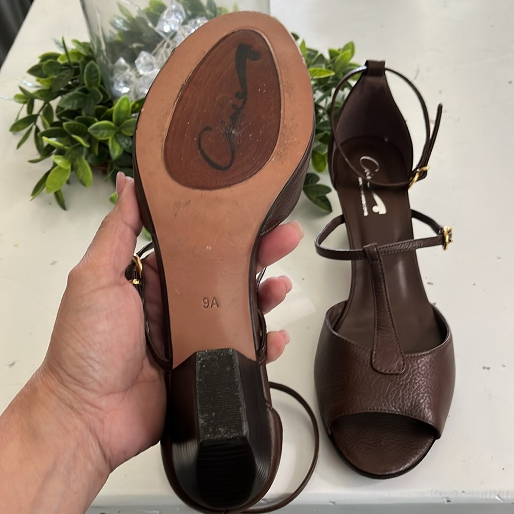 Cvine Brown Leather Sandals - Picture 6 of 10
